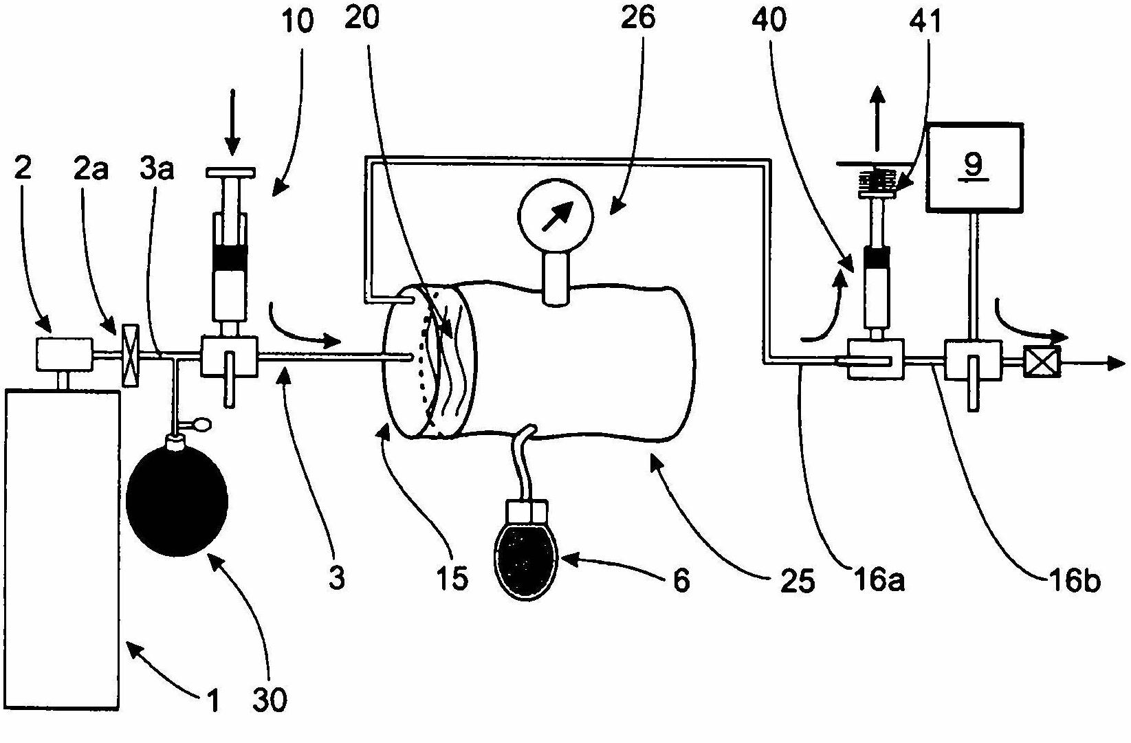 Device for dosing and adjusting the flow of a radiopaque agent to be used in performing an angiography