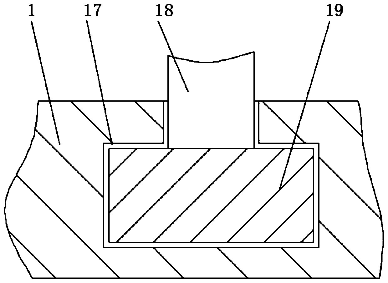 Intelligent production cutting device with automatic clamping