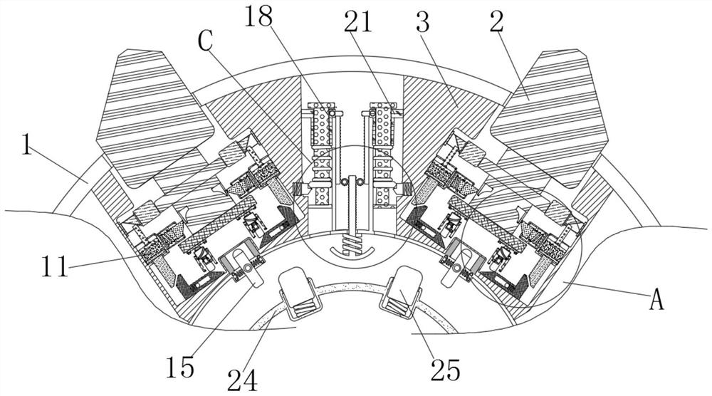 Crusher main shaft cutter replacement and heat dissipation auxiliary device