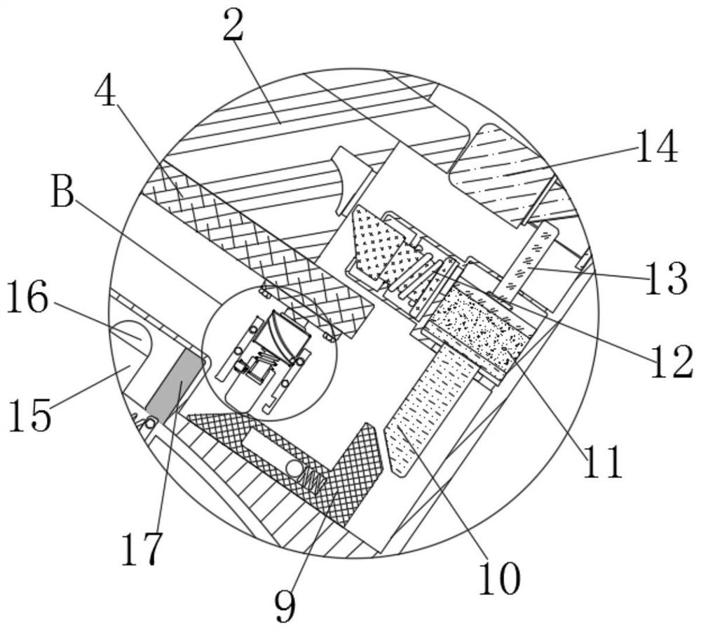 Crusher main shaft cutter replacement and heat dissipation auxiliary device