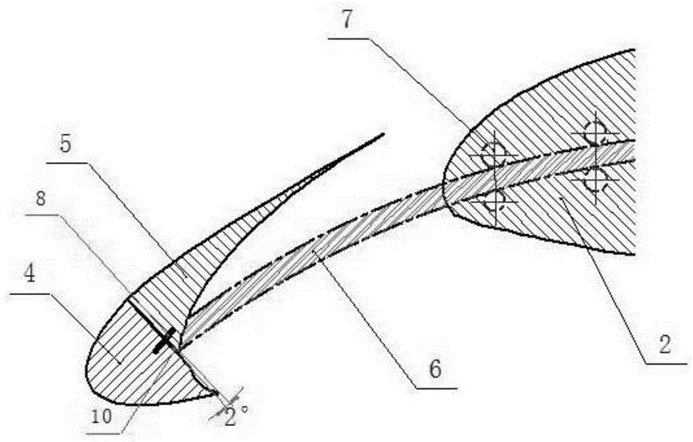 Deformable aircraft leading edge slat and method for designing the same
