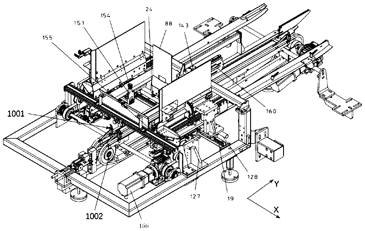 Shallow tray paperboard transportation device and paperboard transportation method