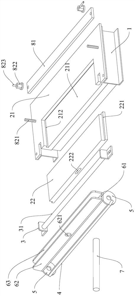 Arc-shaped handicapped maneuvering box tool clamp