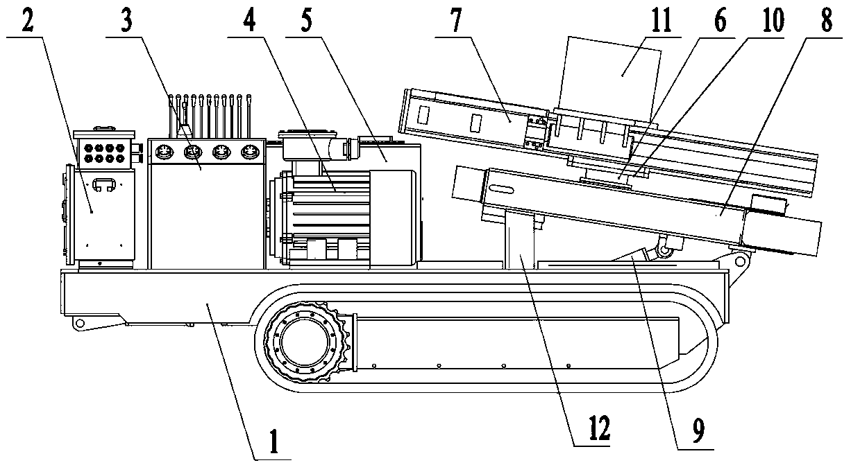 Drilling machine with comprehensive angle presetting function and automatic adjusting function