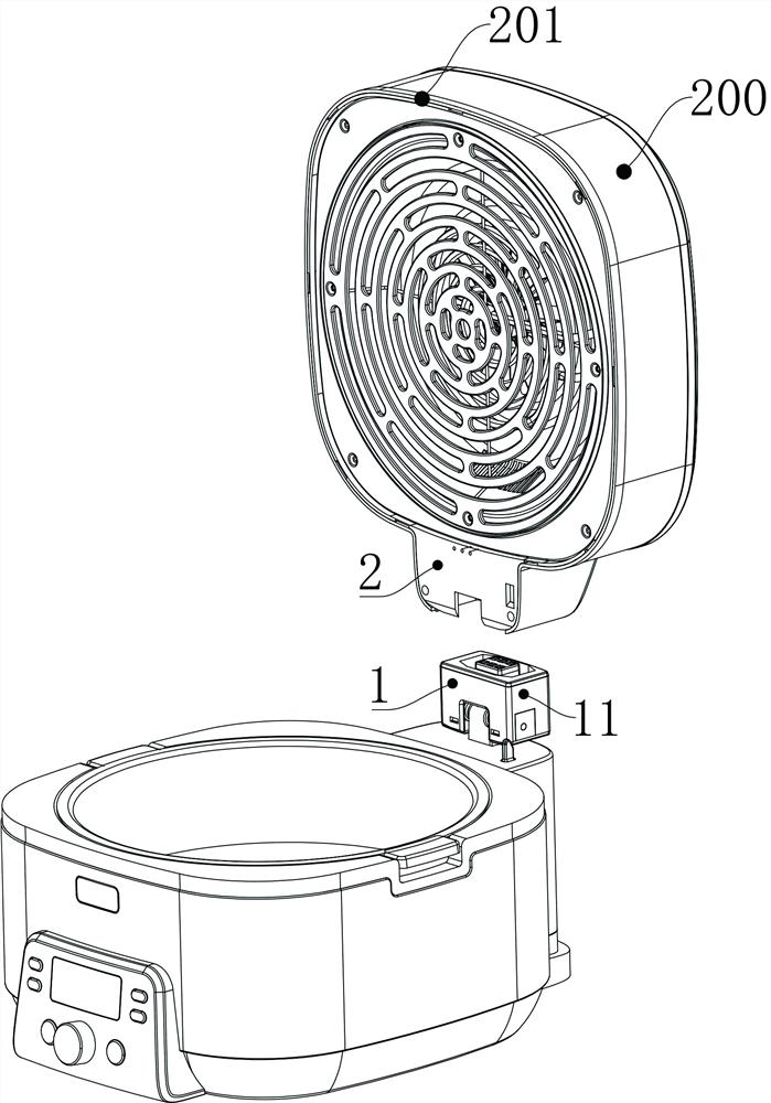 Cooking utensil with detachable pot cover