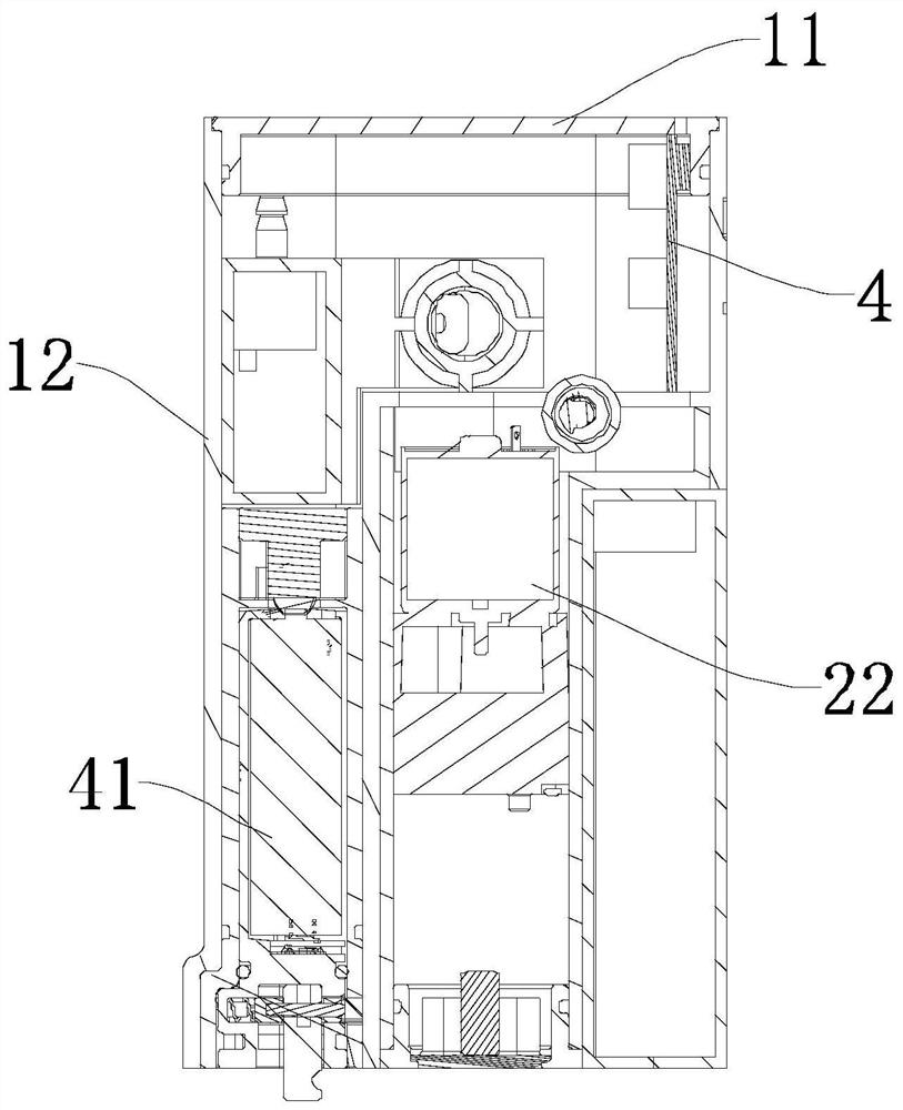 Induction foam outlet device and shower device