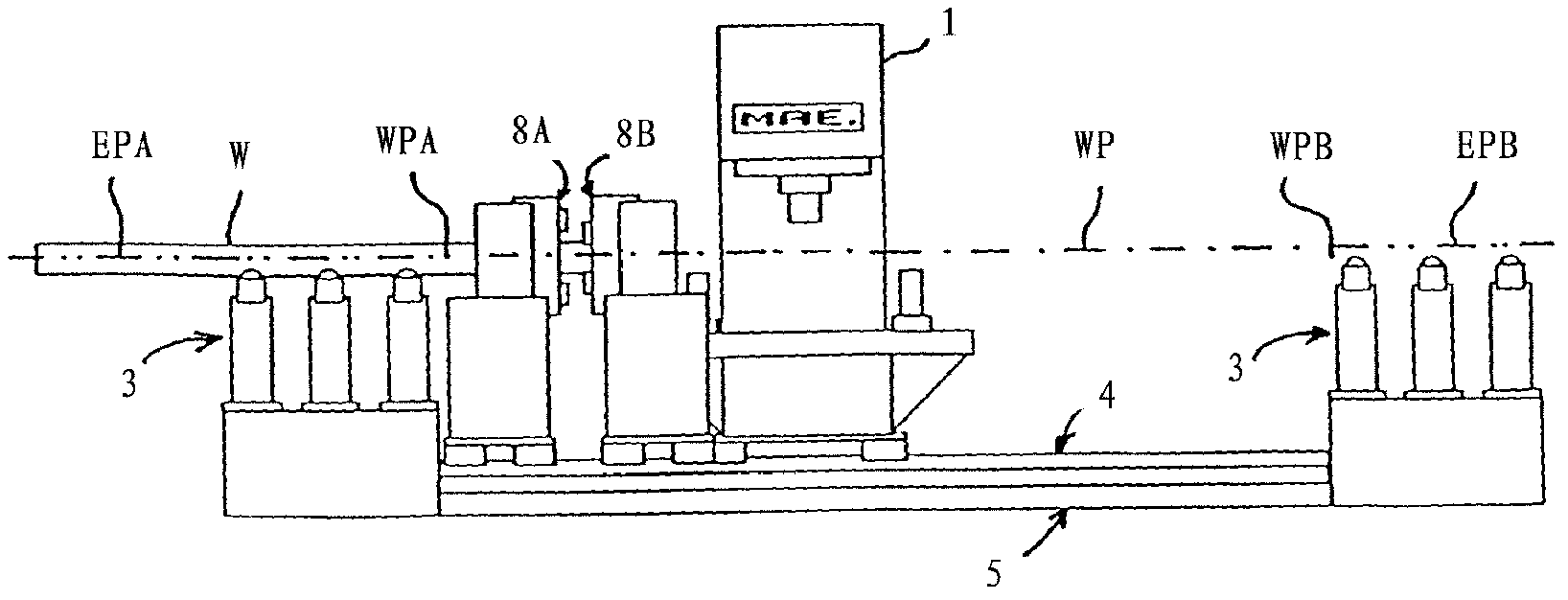 Bending-straightening machine for a long workpiece, device for feeding in and removing said workpiece and method for bend-traightening long workpieces