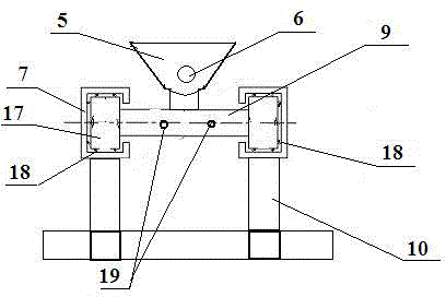 Concentrating table with bottom capable of sliding