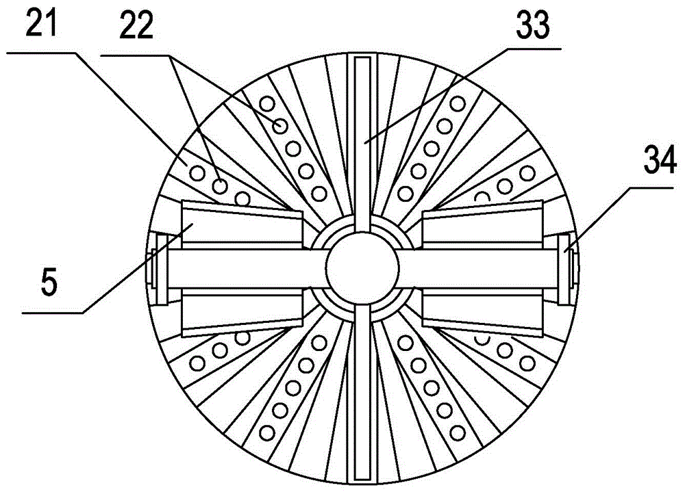 Flow-type circulatory burdening squeezing granulator