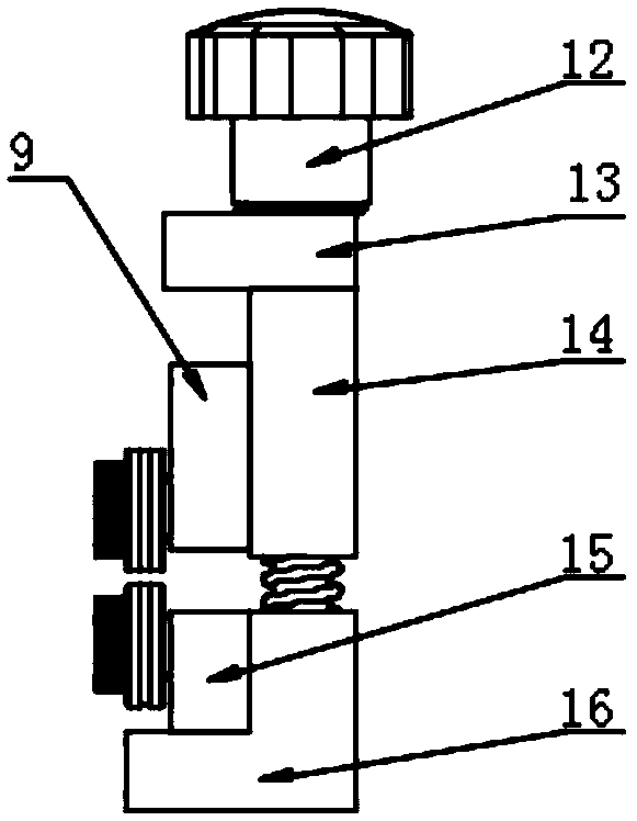 Flat yarn straightening mechanism for manufacturing guide needles