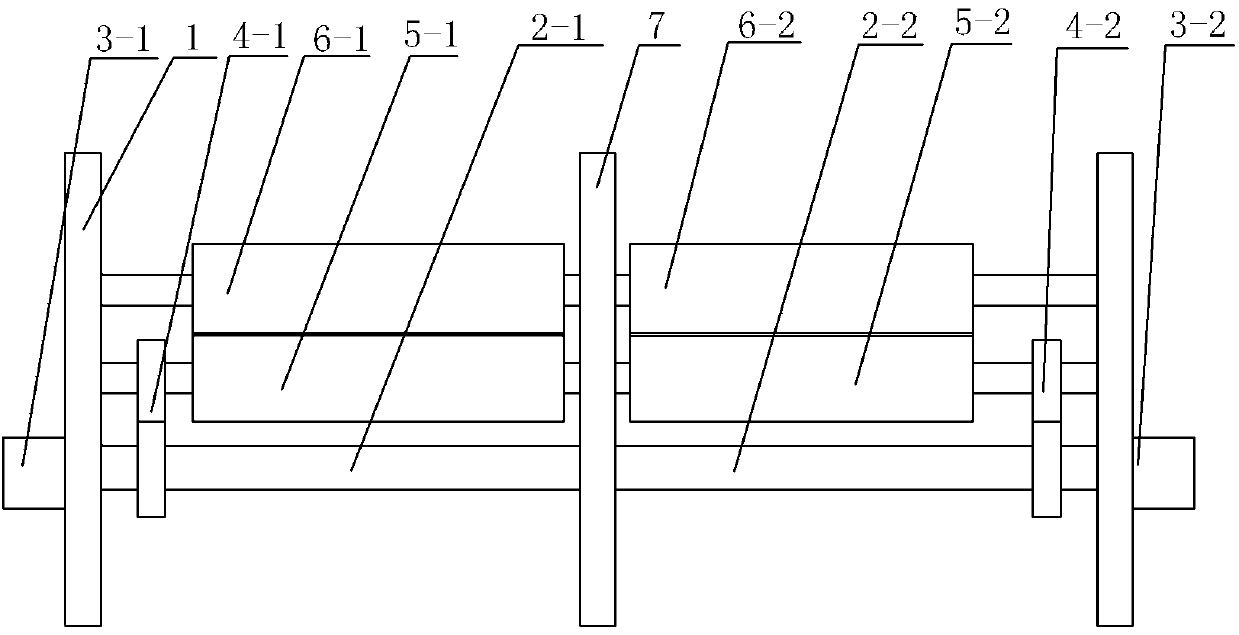 Material drive device of flat head machine