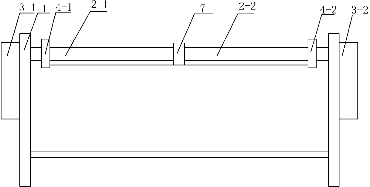 Material drive device of flat head machine