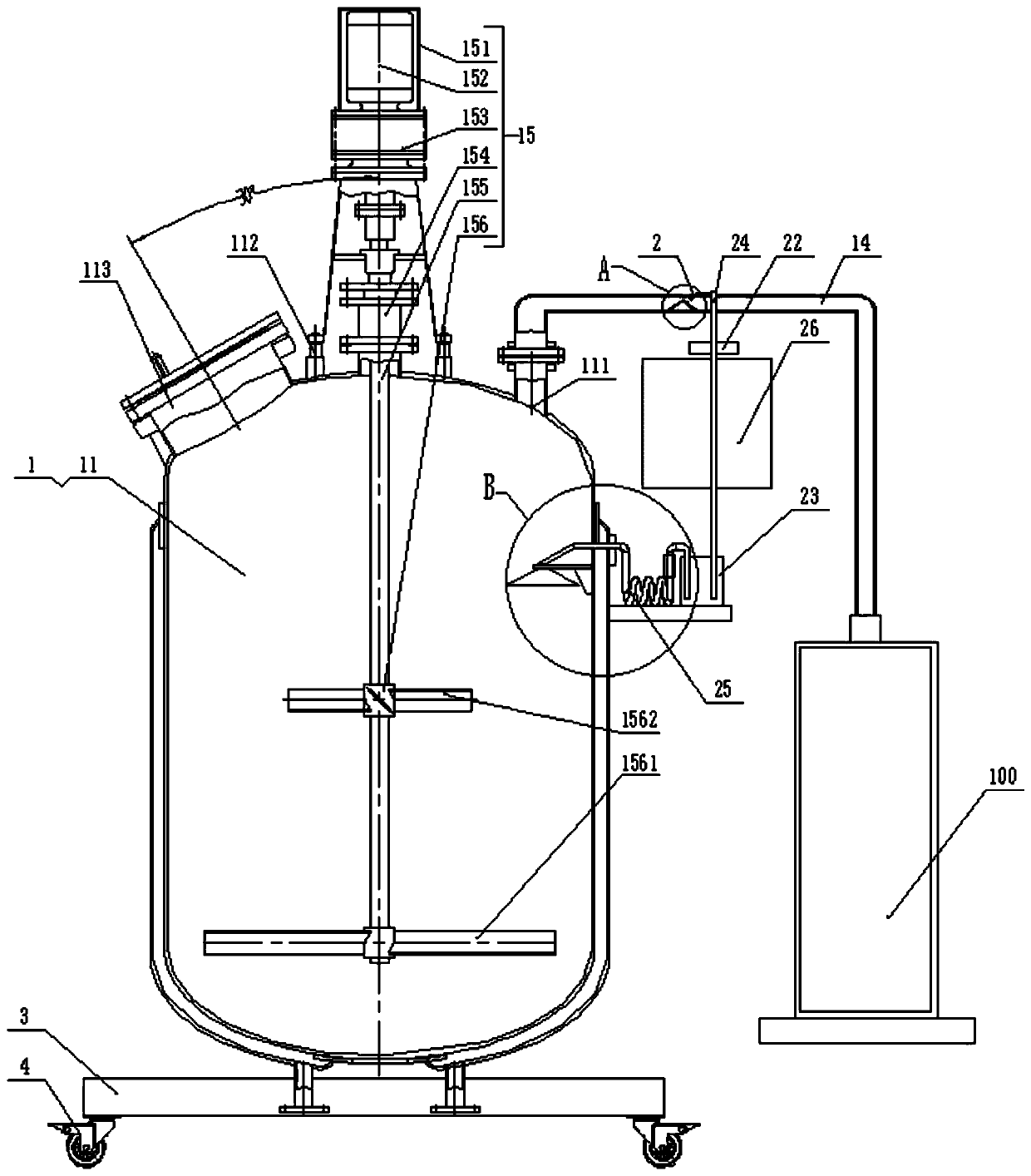 Spraying type inner-cooling distillation device