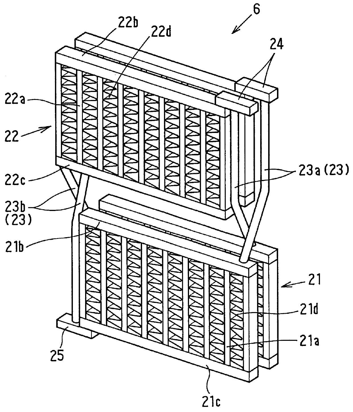 Cooling device boiling and condensing refrigerant