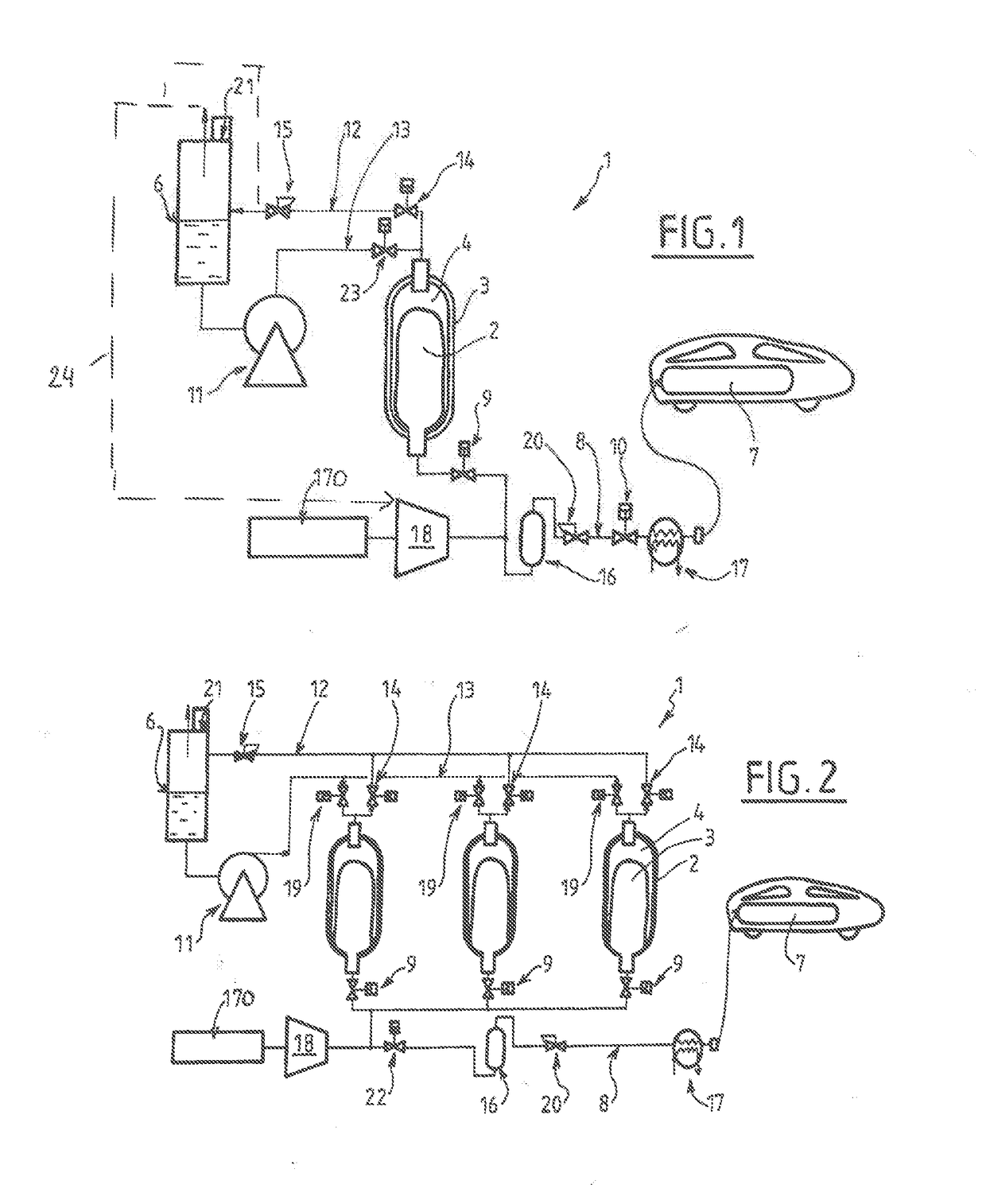 Station and method for filling a tank with a fuel gas