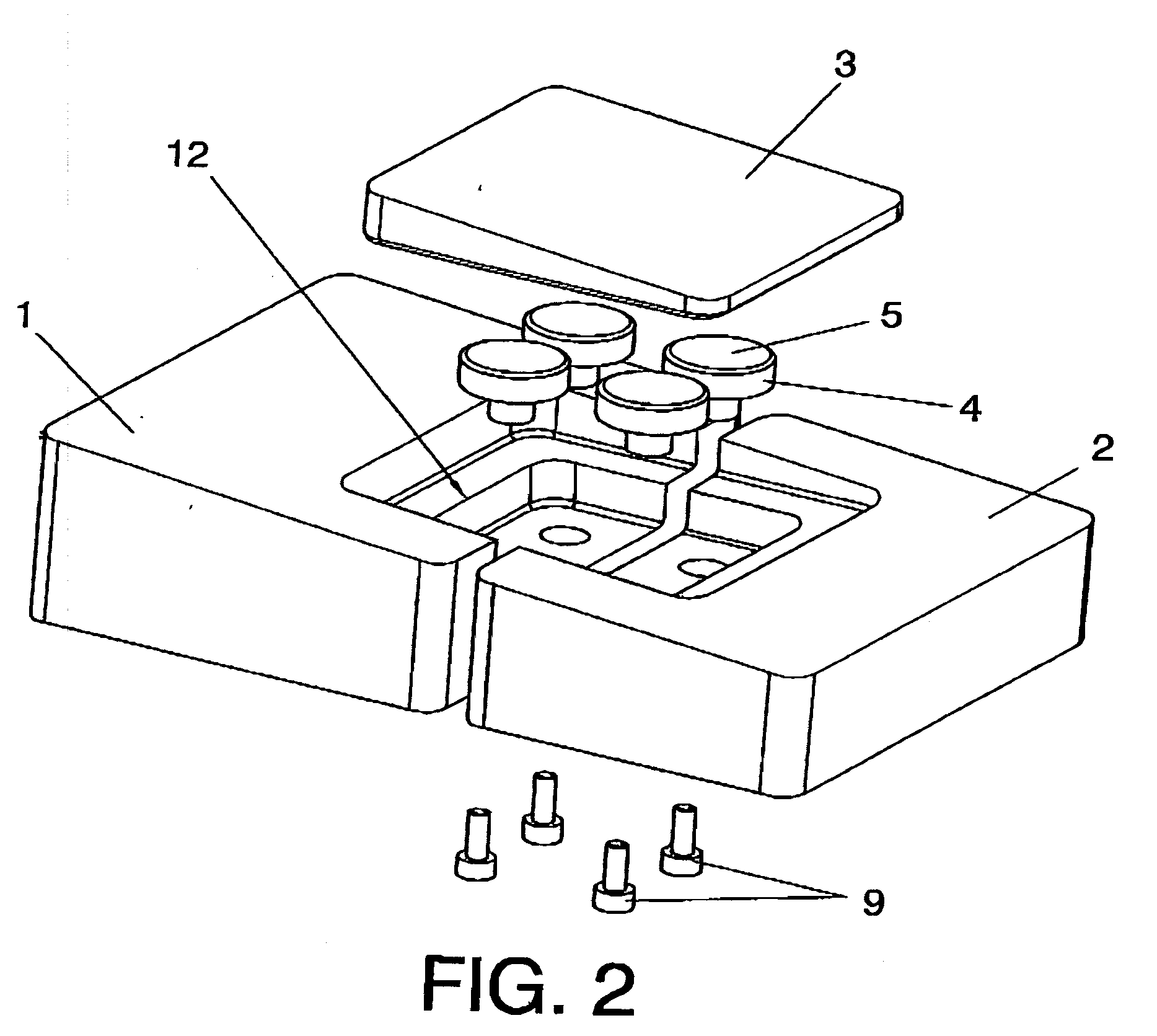 Use of a device to join the parts of a model designed for use in tests in a wind tunnel and the corresponding device