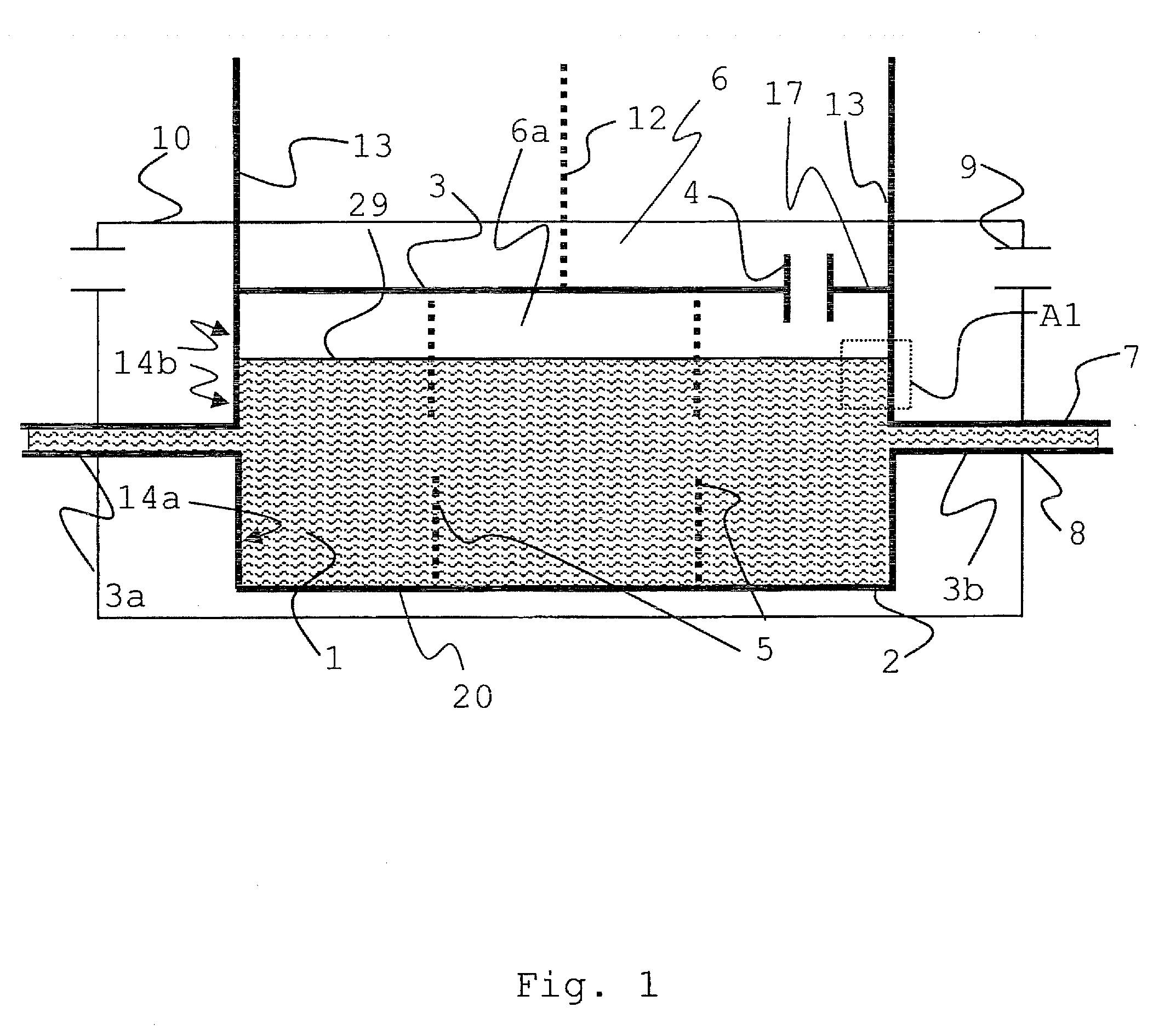 Device and method for the continuous fining of glasses with high purity requirements