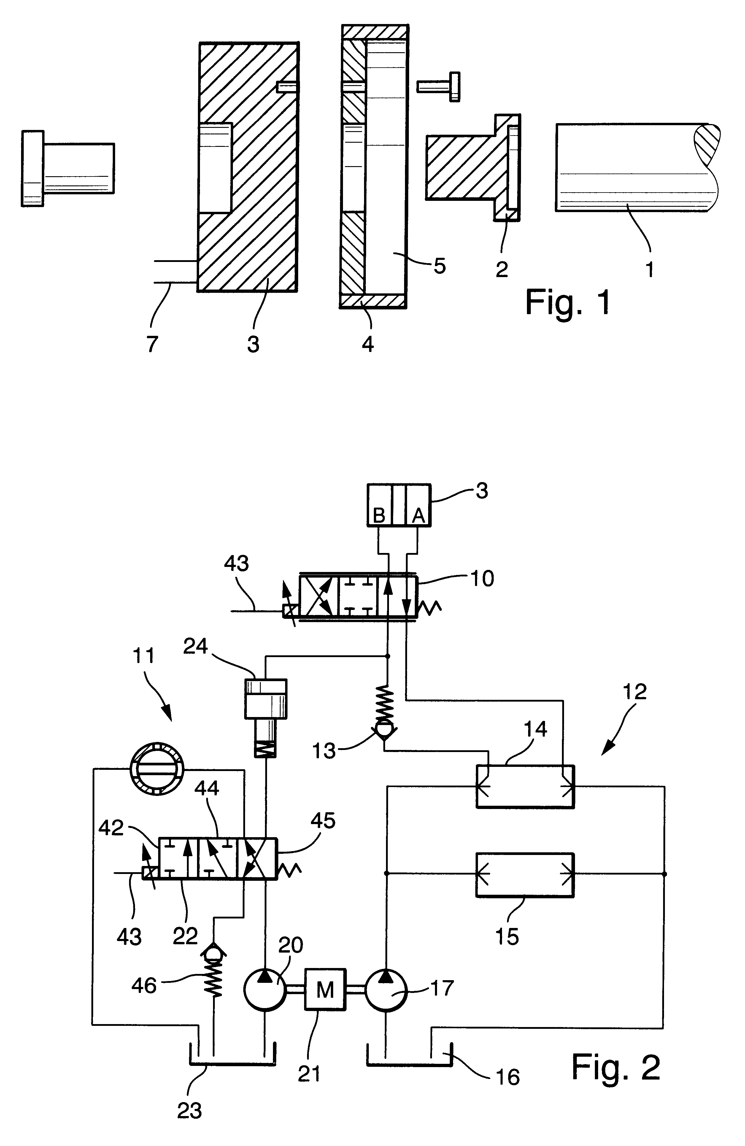 Apparatus for angular adjustment of camshafts relative to crankshafts in combustion engines