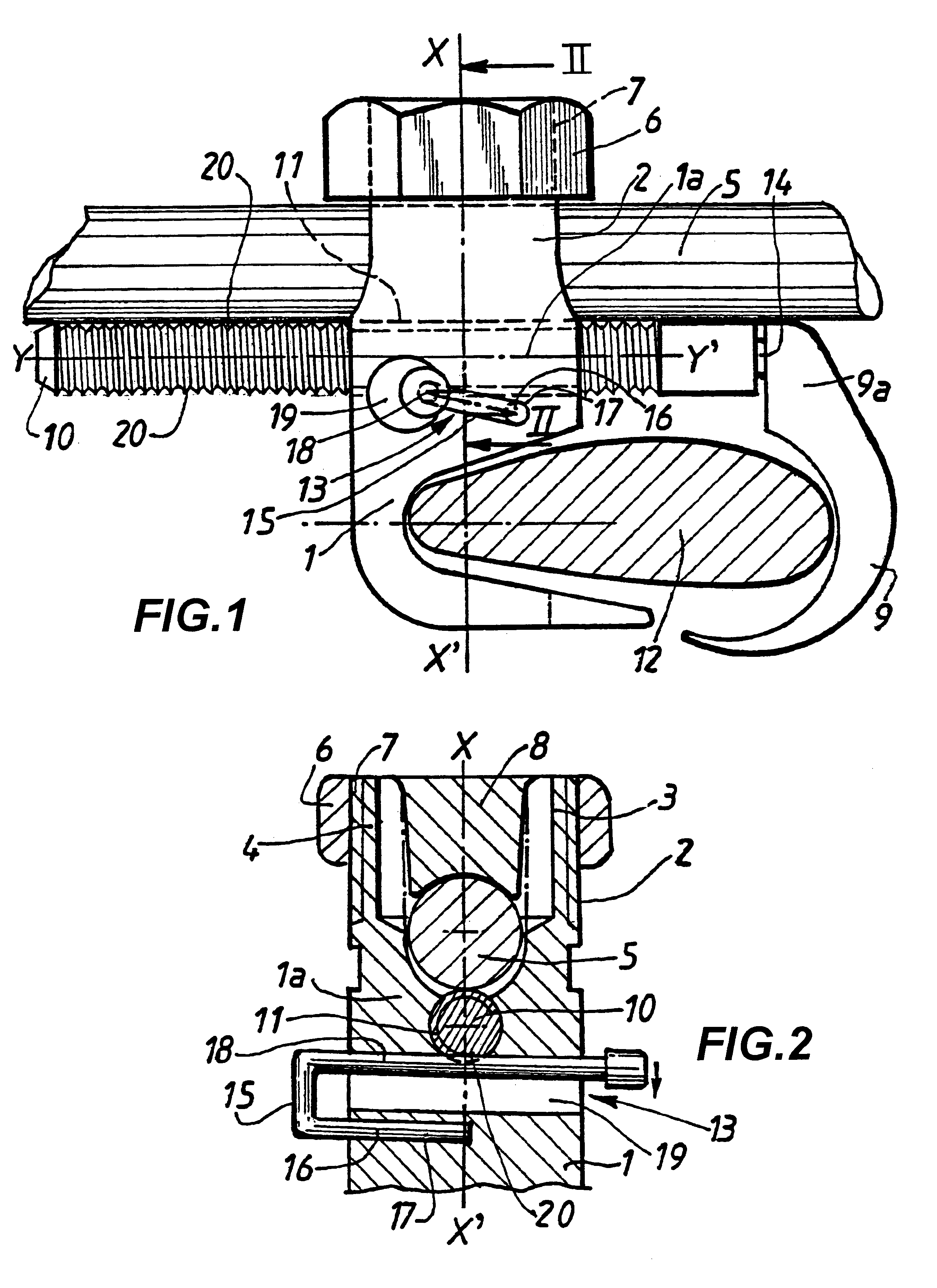Implant for osteosynthesis device with hook