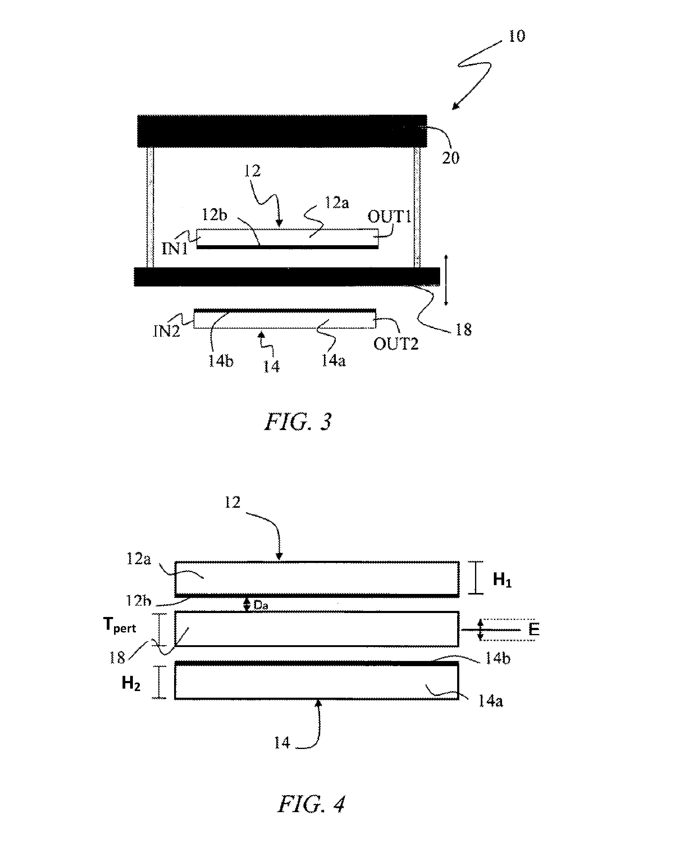 Delay element with a perturber displaceable between first and second microstrip circuits