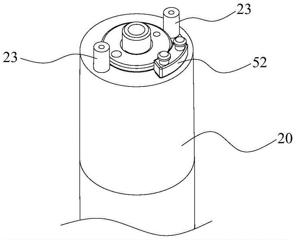 Electronic atomizing device with air inlet capable of being opened and closed