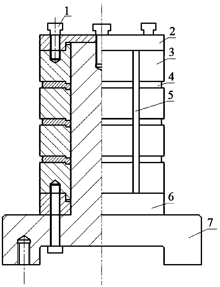 Spinning forming core mold device and method of multi-functional complex longitudinal and transverse inner rib cylindrical components