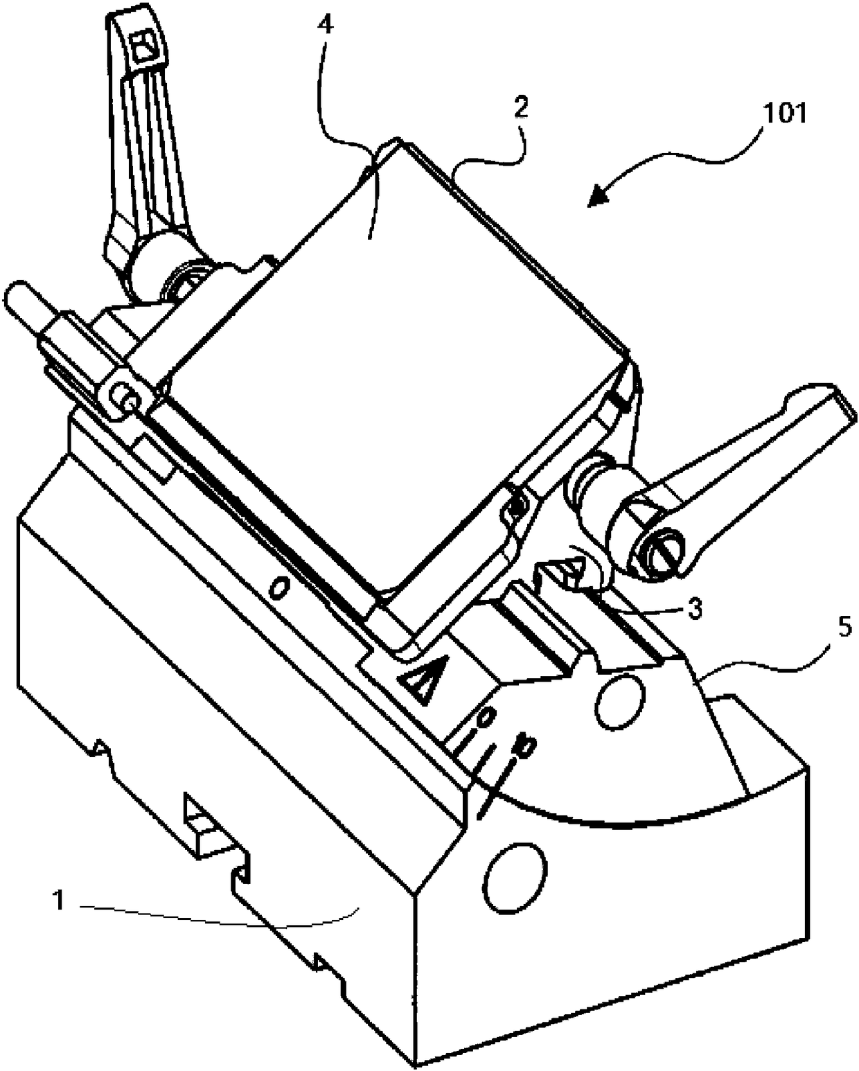 Clamping device and slicer with same