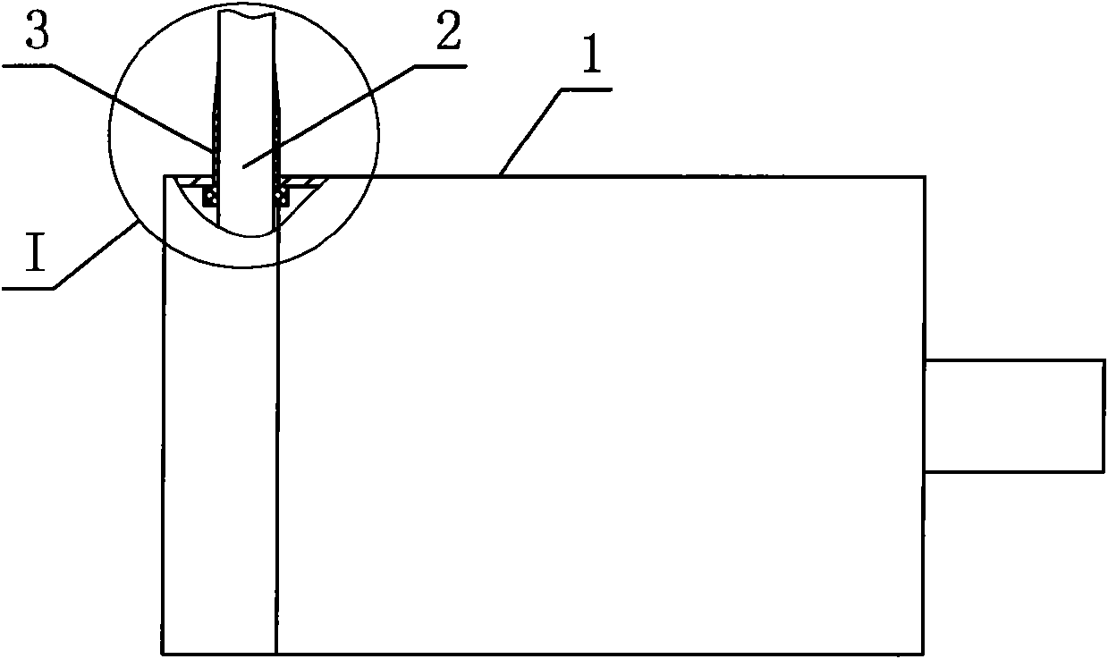 Perforating structure of motor power leading-out wire