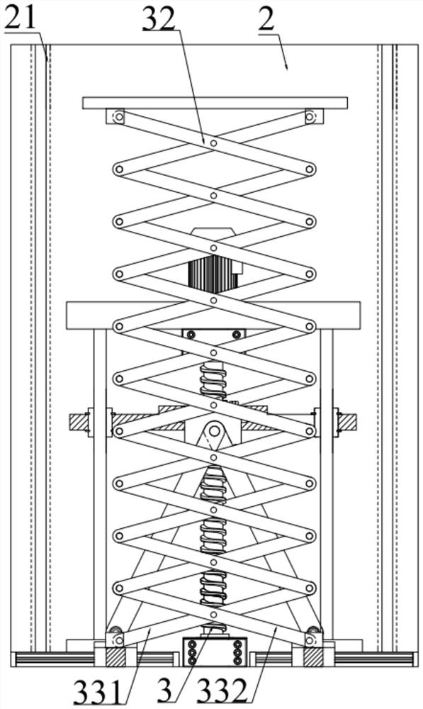 A large radiator with spacing adjustment structure and its working method