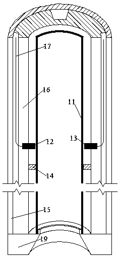 A pile sinking simulation test device and method for pipe piles under gradient confining pressure