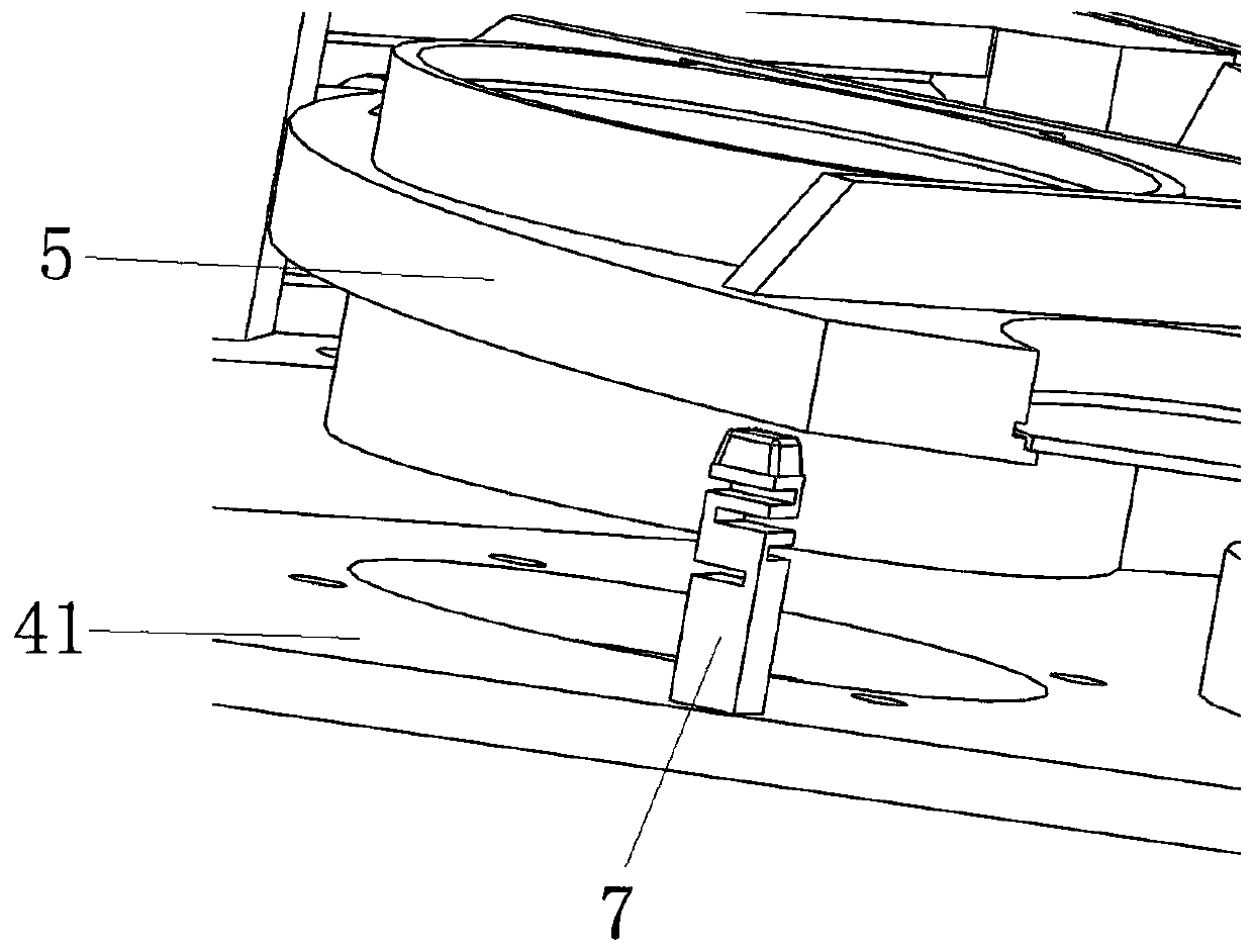 Flexible support column and center bearing supported filter wheel mechanism