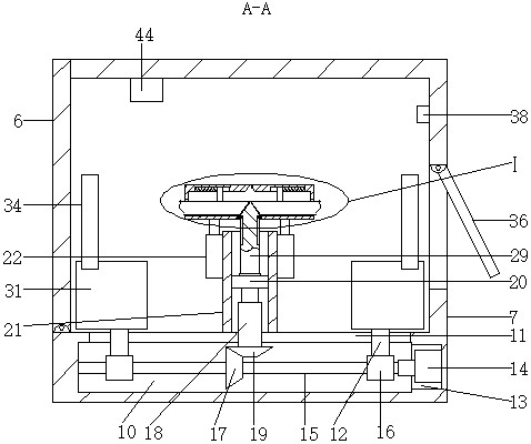 A kind of multifunctional circuit court caravan