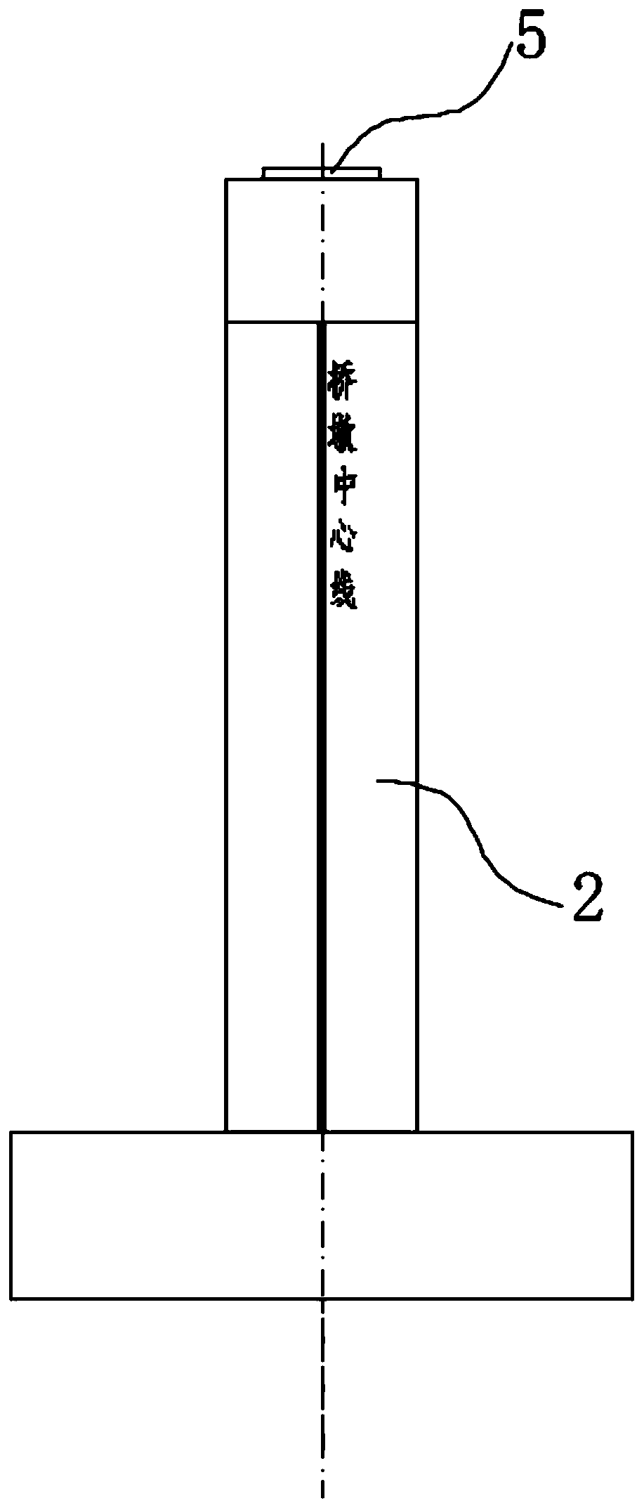 Straddle-type monorail bridge with large line space T piers, and design method for T piers thereof