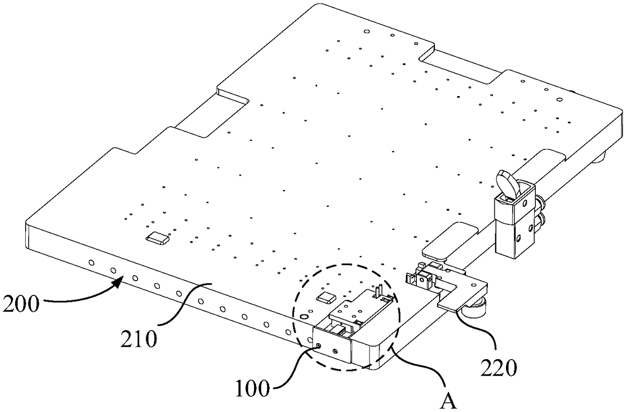 Auxiliary device and pressure holding system