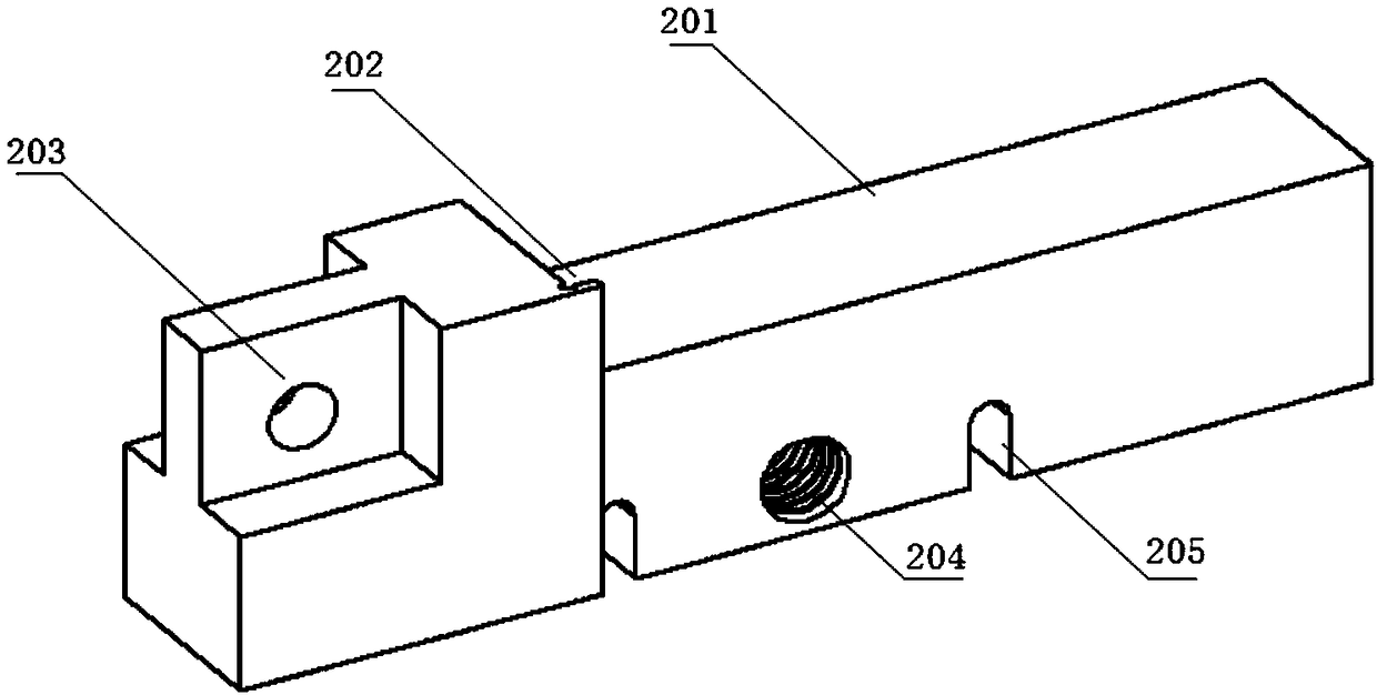 Fiber cutting device and working method thereof