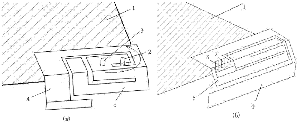 Antenna device of mobile terminal surrounding feed pin