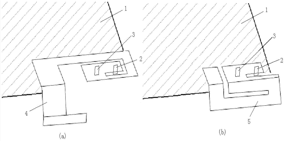 Antenna device of mobile terminal surrounding feed pin