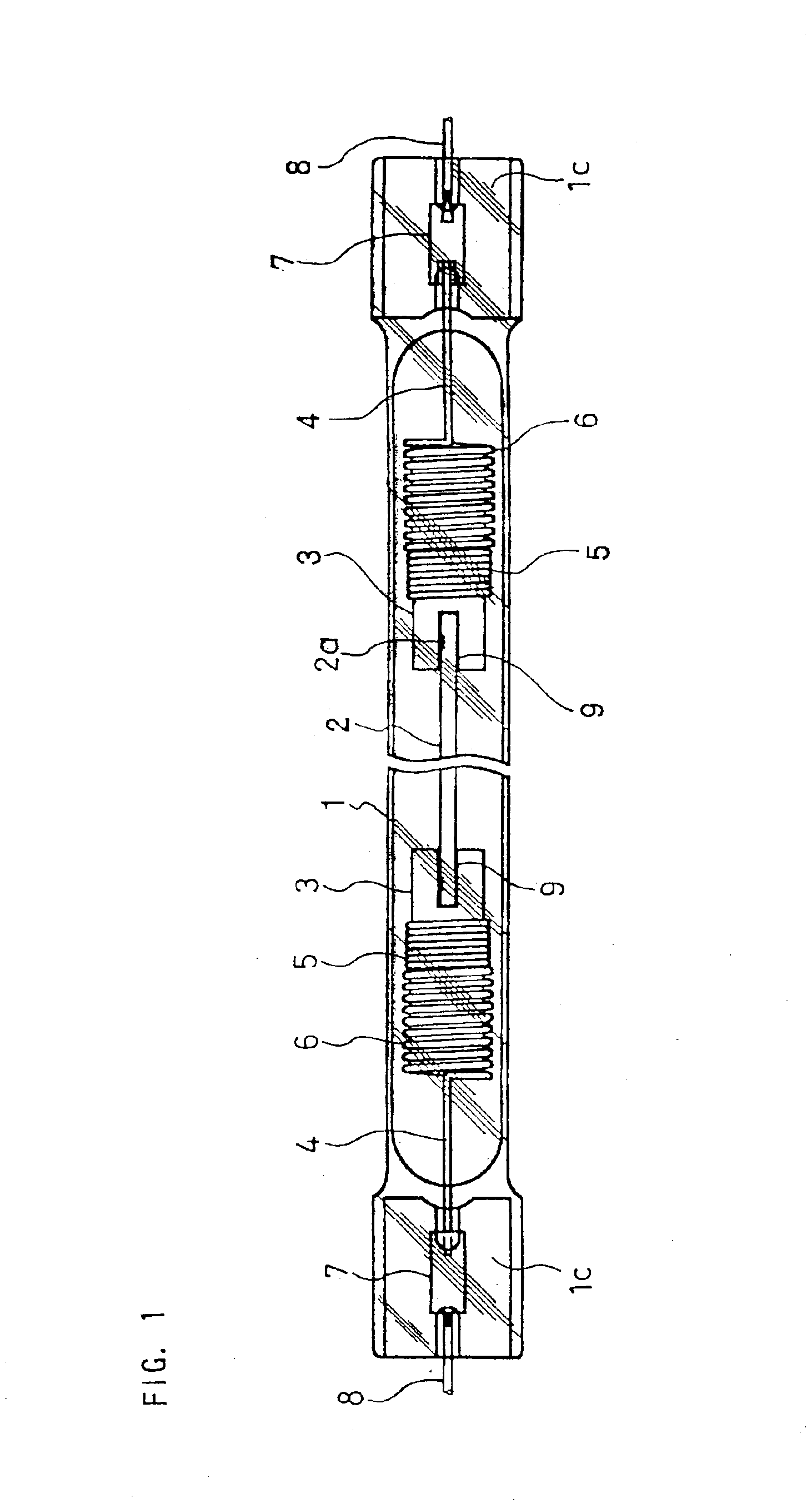 Infrared ray lamp, heating apparatus and method of producing the infrared ray lamp