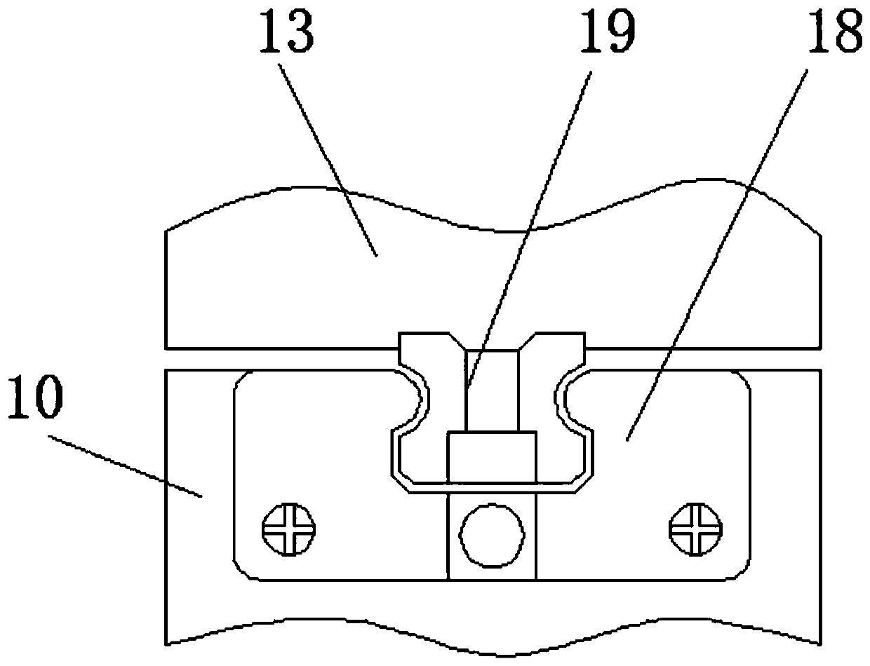 Collision type connecting and disconnecting mechanism for mine car
