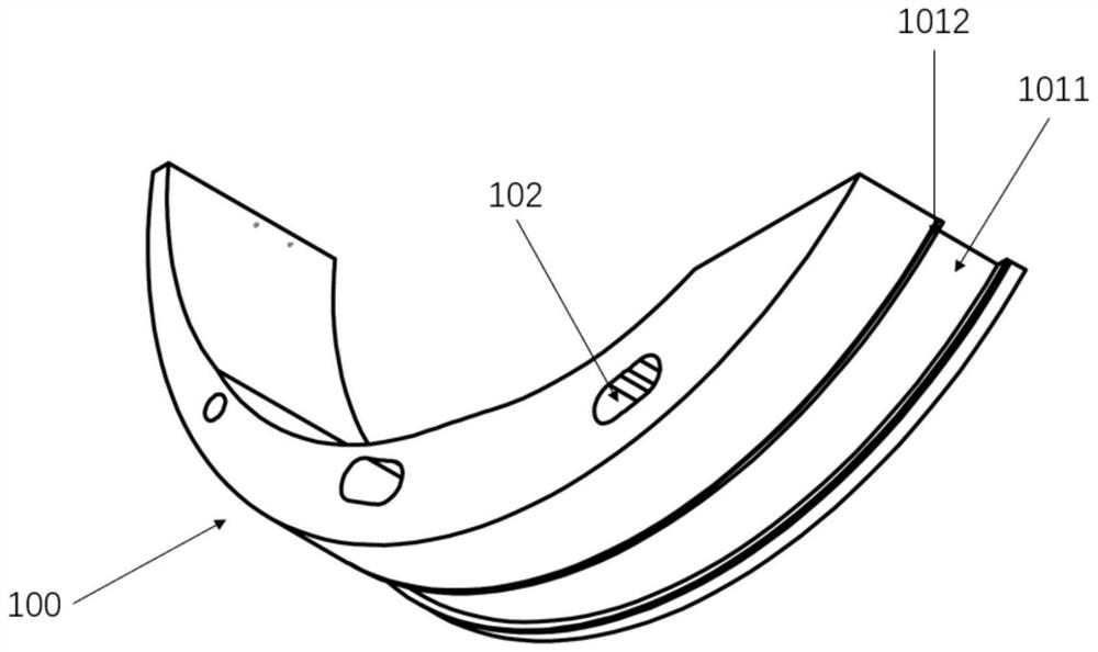 Bundle assembly for superconducting tape encapsulation and device for preparing high-temperature superconducting tape with inner-encapsulated optical fiber