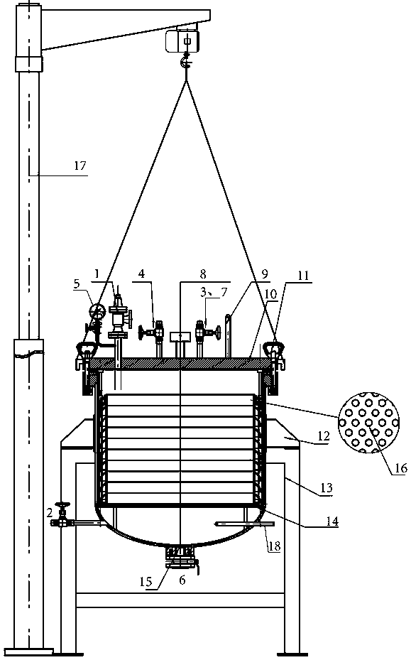 A device for strengthening recycled aggregate by using CO2 and its strengthening method