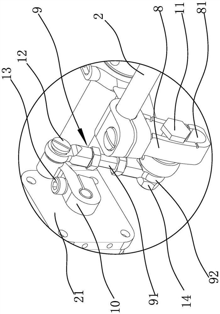 A device for adjusting the alternate amount of presser feet on a sewing machine and its control method