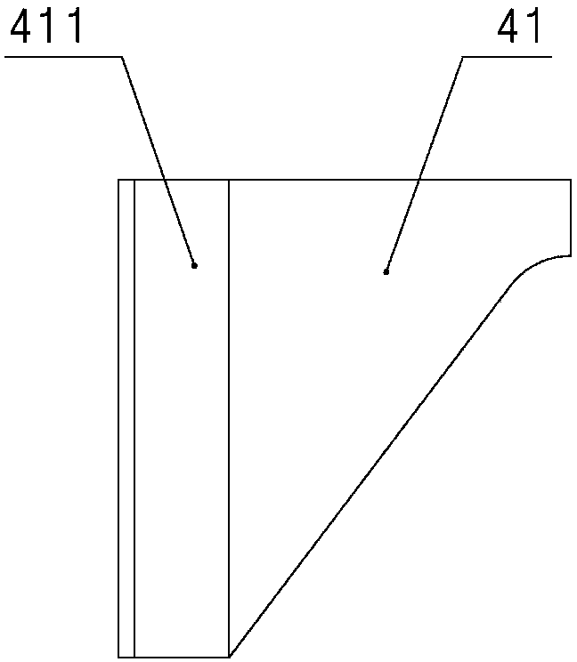 Triangular device used for achieving irregular single-face applique