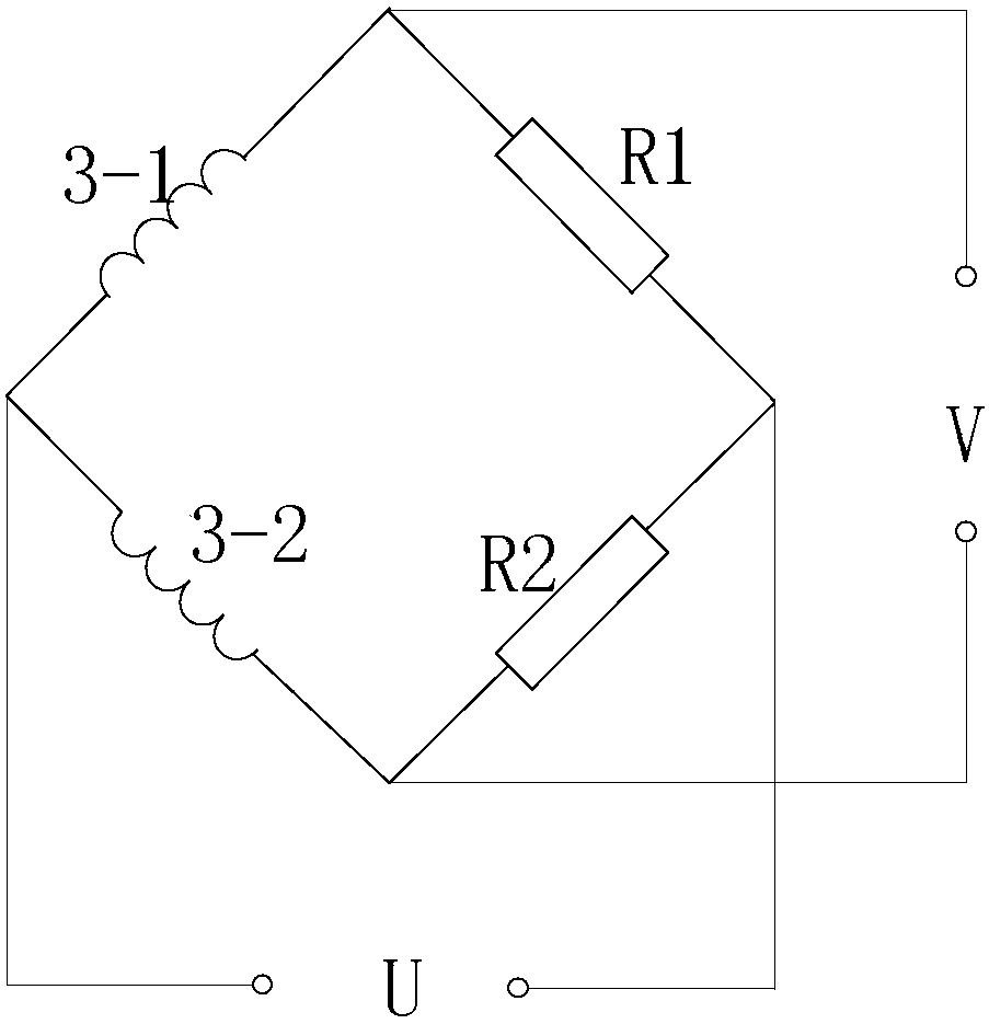 A magnetic liquid micro pressure difference sensor with a composite magnetic core