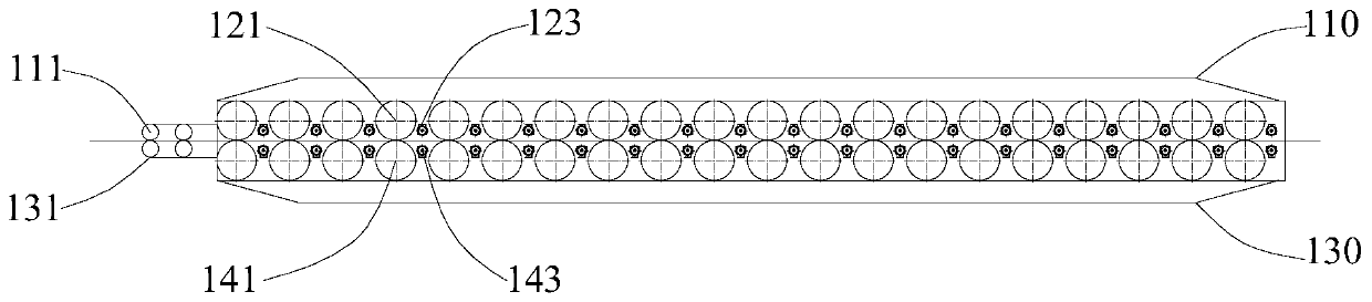 Composite pole piece conveying device and composite pole piece conveying system