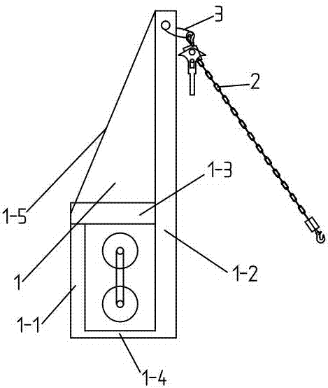 Secondary transportation traction device for telegraph pole