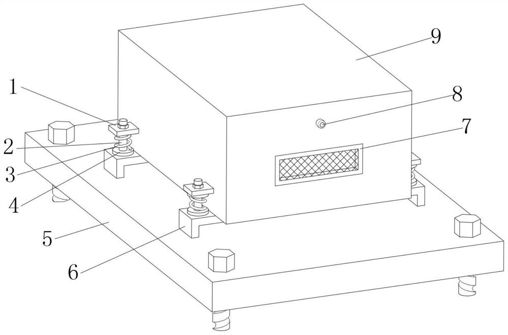 Sound insulation and heat dissipation equipment for the engine of a bird-repelling sprinkler