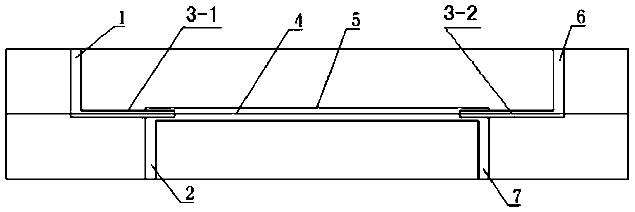 Method for improving stable annular flow mass transfer rate in microchannel