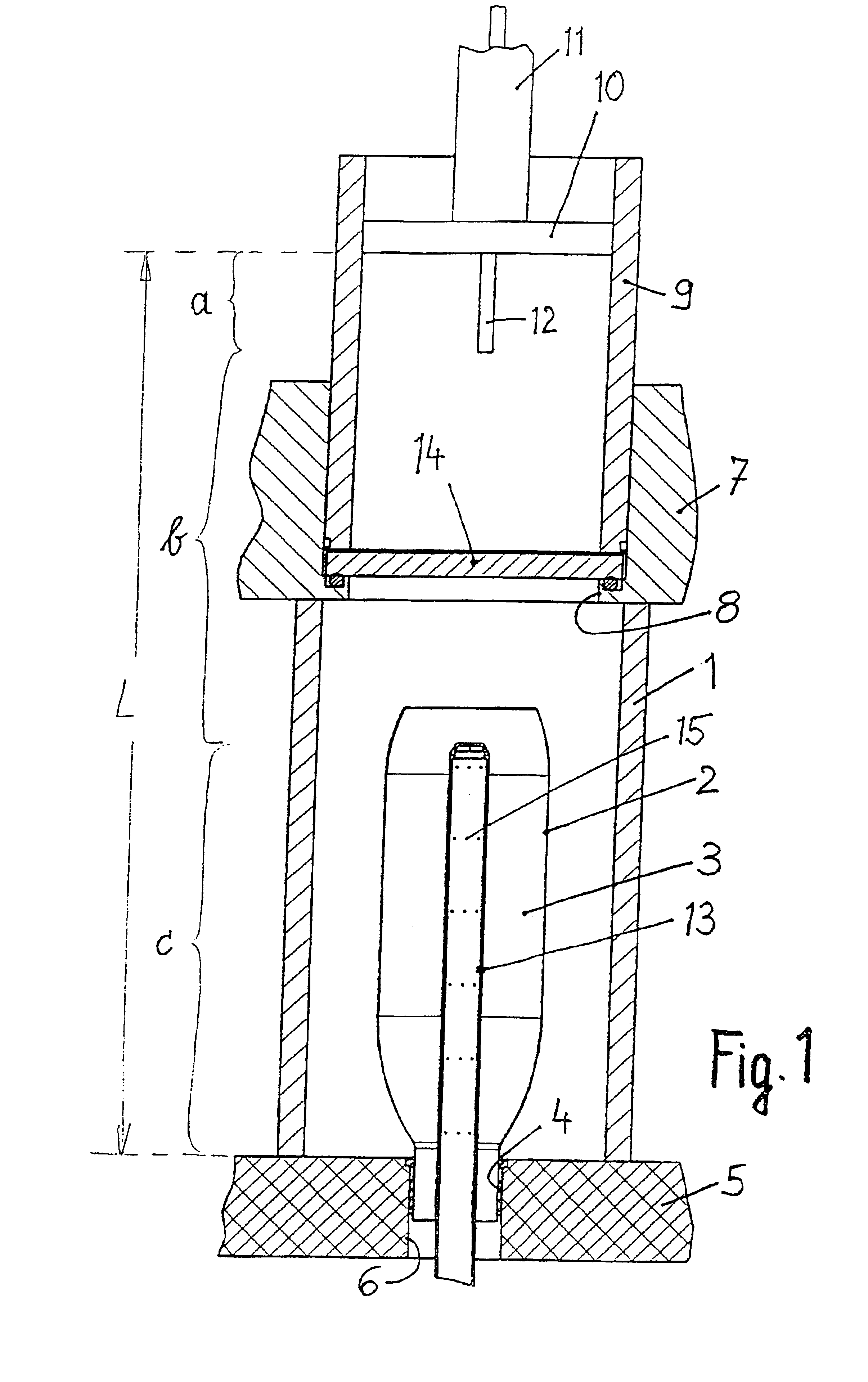Arrangement for coupling microwave energy into a treatment chamber