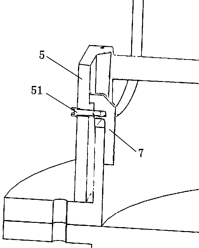 Disassembling and assembling tool and disassembling and assembling method for coupler in narrow space of large-scale submerged long-axis pump